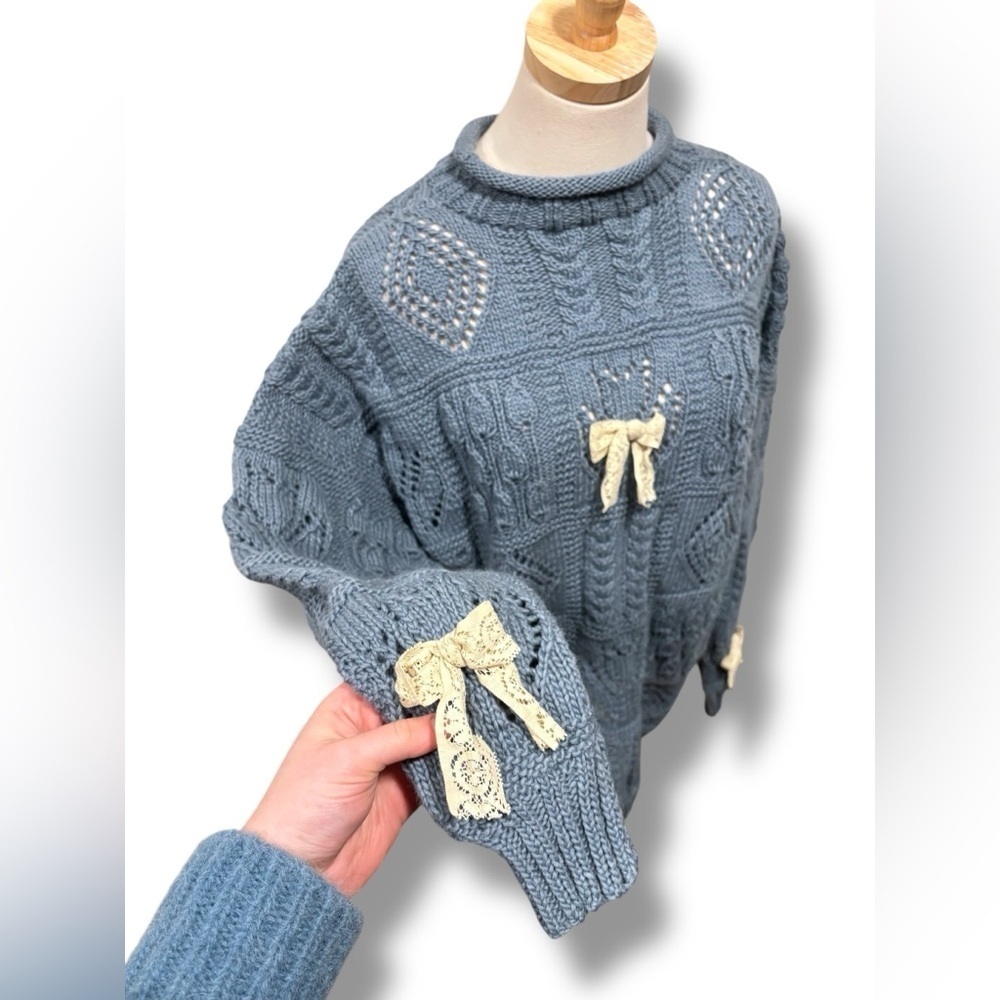 Vintage New Zealand 100% Wool Cable Knit Blue Bow Coquette Oversized Sweater